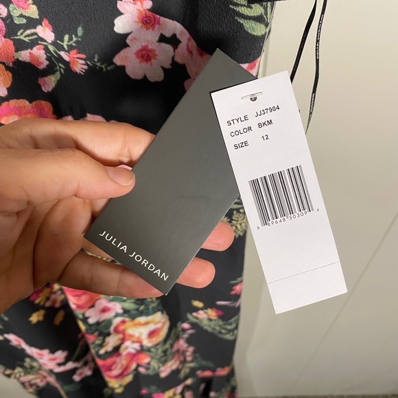 NWT Julia Jordan Black Floral Maxi Dress Size 12 Flutter Sleeve V-Neck - Picture 7 of 16